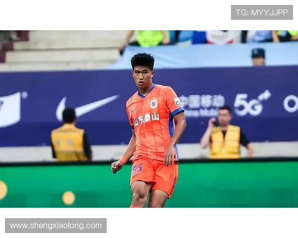 彭啸重返泰山队王钰栋对话成为焦点引发关注